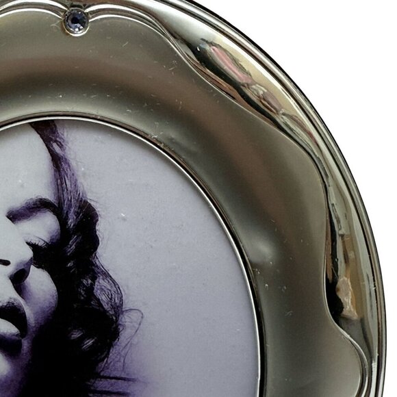 Valenti & Co. Chantal Photo Frame Oval Silver Finish Italian Style 7.25" high - Picture 4 of 12